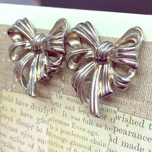 Givenchy vintage bow clip on earrings
